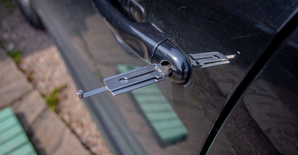 Nissan car key fob — Carl Locksmith