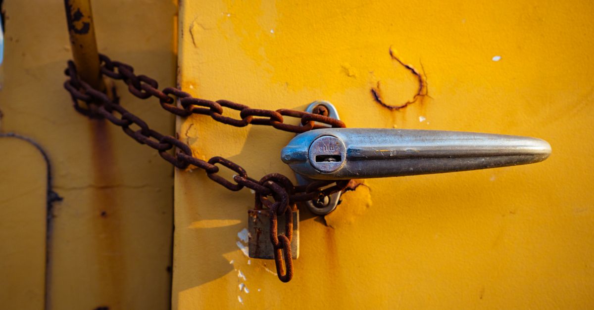 Locksmith Blog Insight: Common Reasons People Call About Garage Door Locks in DuPage County — Carl Locksmith